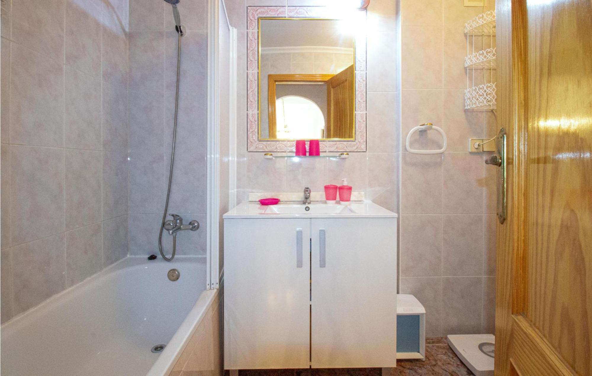 Cozy Apartment In Guardamar Del Segura Bagian luar foto